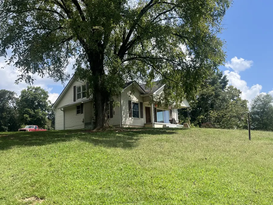 8 Oak Ln, Pleasant Shade, TN 37145 - #2