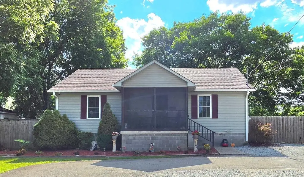 722 Williams St, Paris, TN 38242 - #1