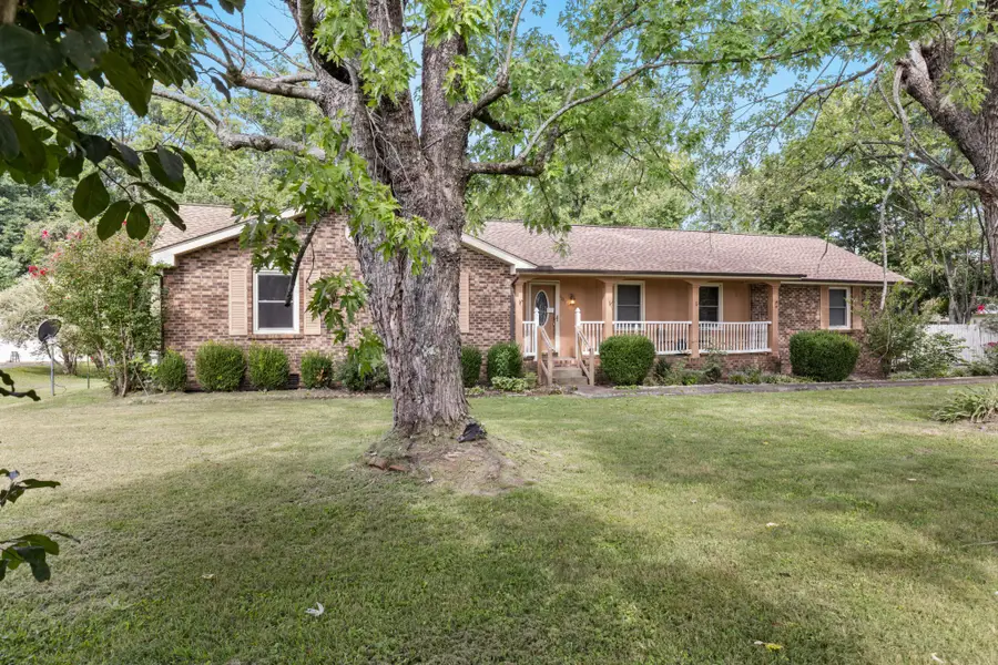 607 N Palmers Chapel Rd, White House, TN 37188 - #3