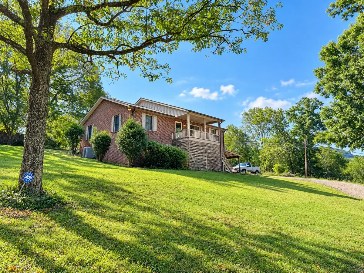 386 Cookeville Hwy, Carthage, TN 37030 - #1