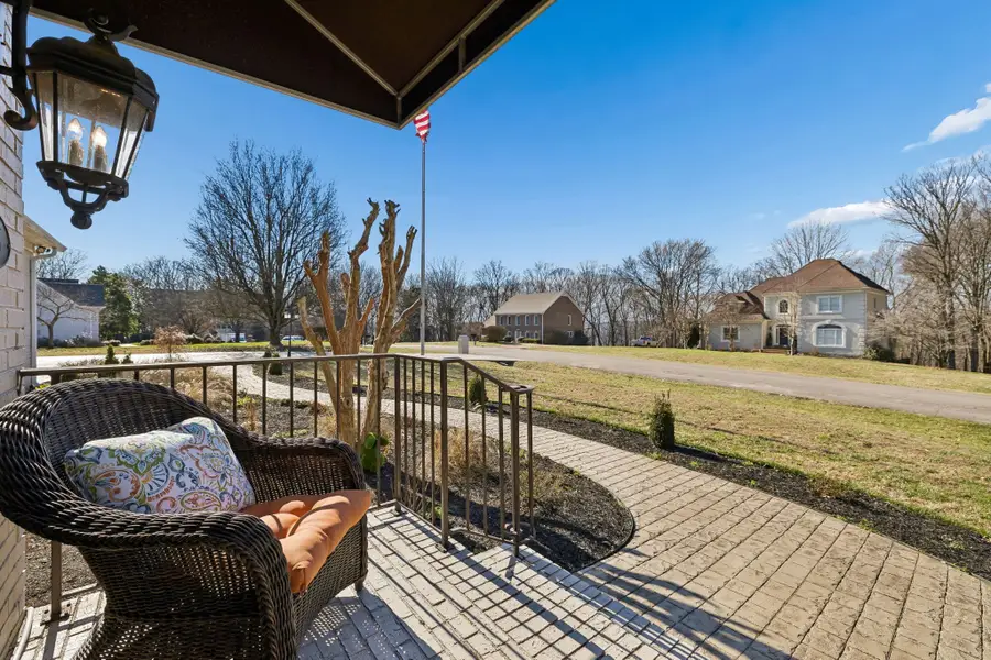 1045 Claremont Dr, Columbia, TN 38401 - #2