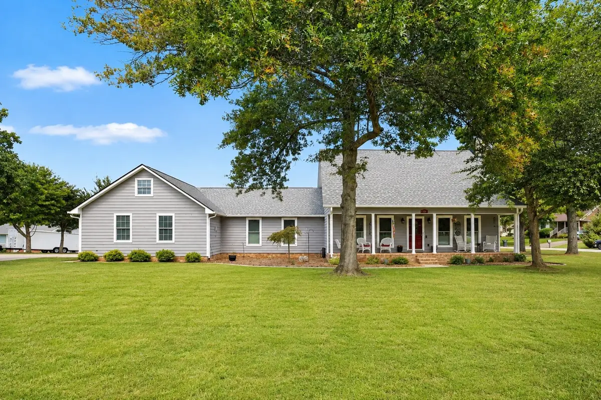 100 Westbrook Ct, Columbia, TN 38401 - #1