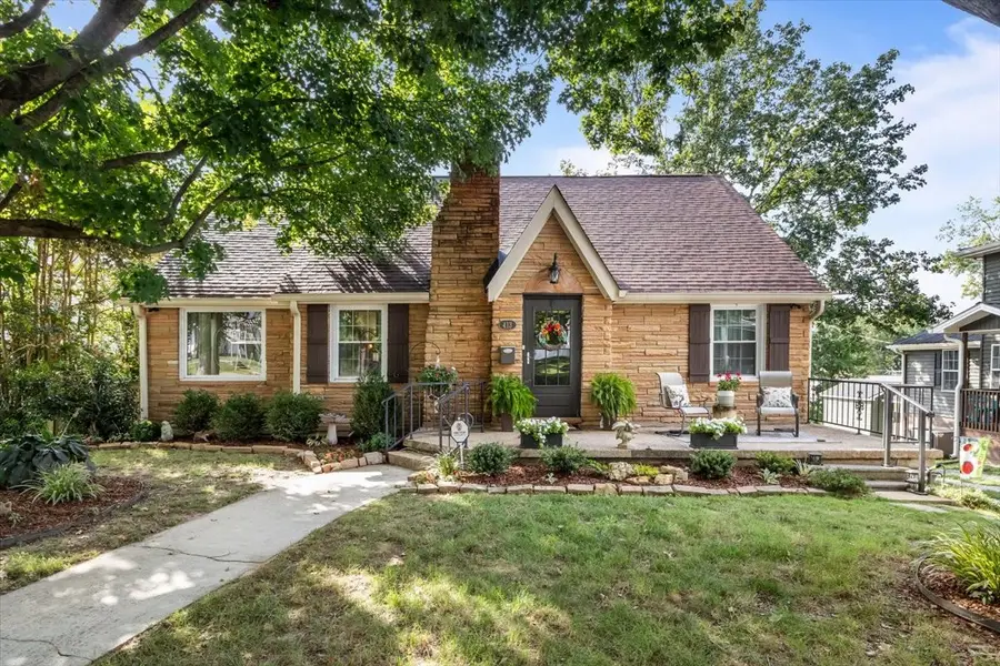 413 Center Ave, Dickson, TN 37055 - #2