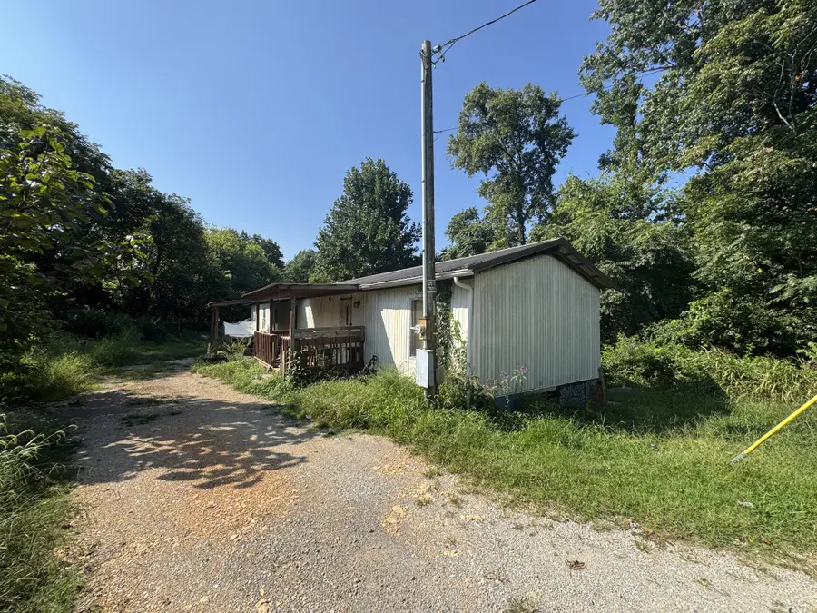460 Pea Ridge Rd, Chestnut Mound, TN 38552 - #2