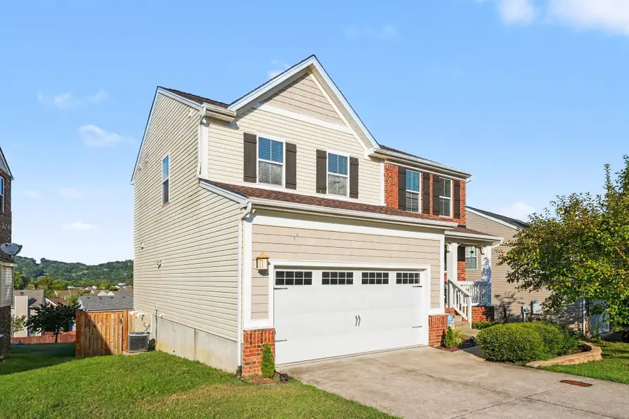 613 Wolfeboro Ln, Nashville, TN 37221 - #2