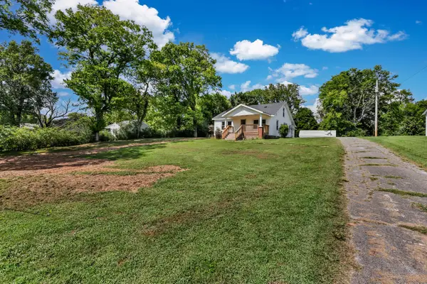 303 E St, Clarksville, TN 37042
