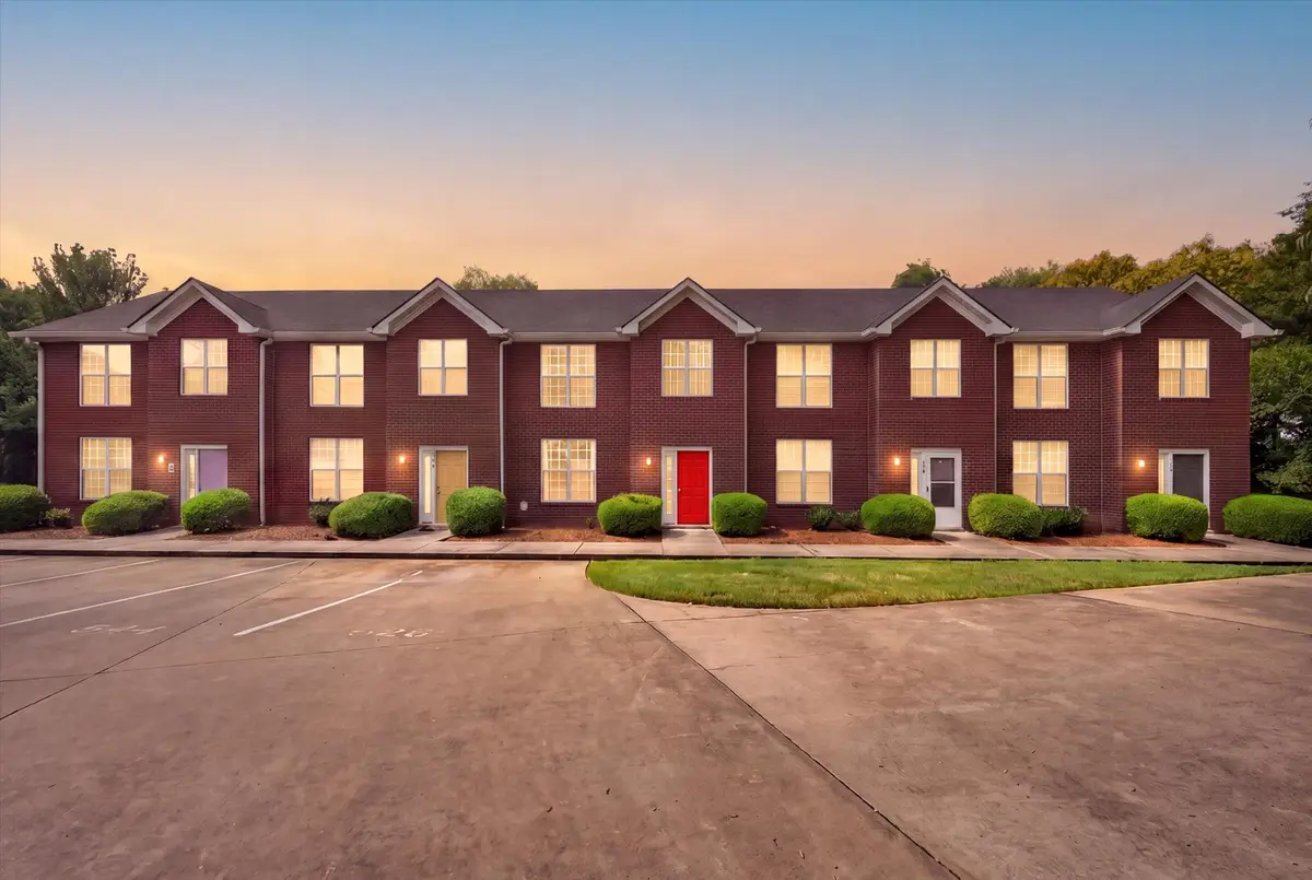 522 S 1st St, Clarksville, TN 37040 - #1