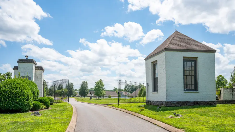 105 Ridgeview Drive, Shelbyville, TN 37160 - #3