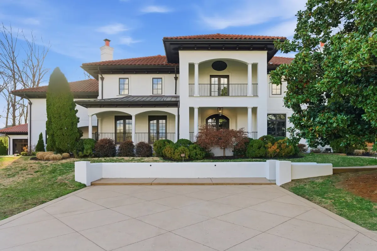 4301 Esteswood Dr, Nashville, TN 37215 - #1