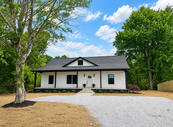 1239 N Main St N, Tennessee Ridge, TN 37178