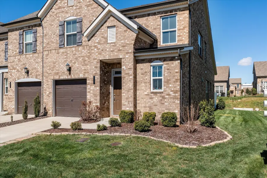 416 Deveron Dr, Gallatin, TN 37066 - #2