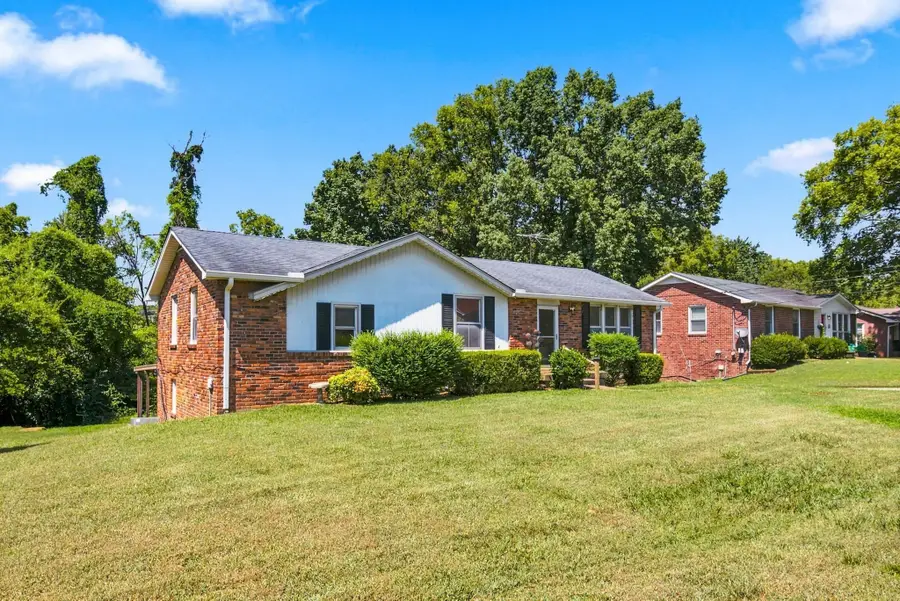 8219 Luree Ln, Hermitage, TN 37076 - #2