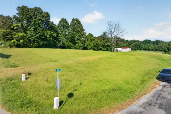 119 Cattle Ln, Hilham, TN 38568