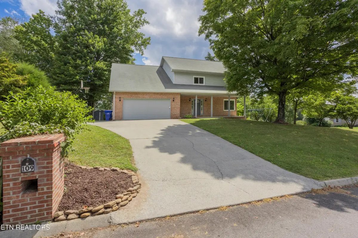 109 W Melbourne Rd, Oak Ridge, TN 37830 - #1