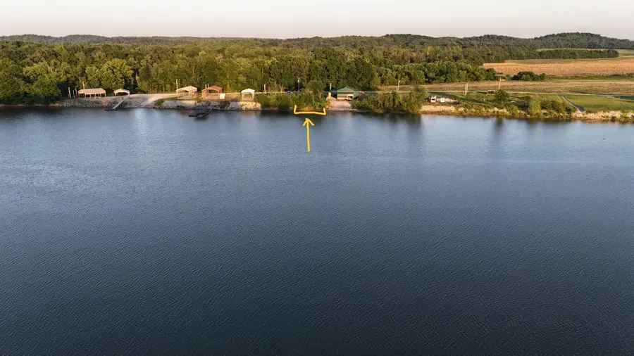 2825 Hardin Bottom River Rd, Clifton, TN 38425 - #3