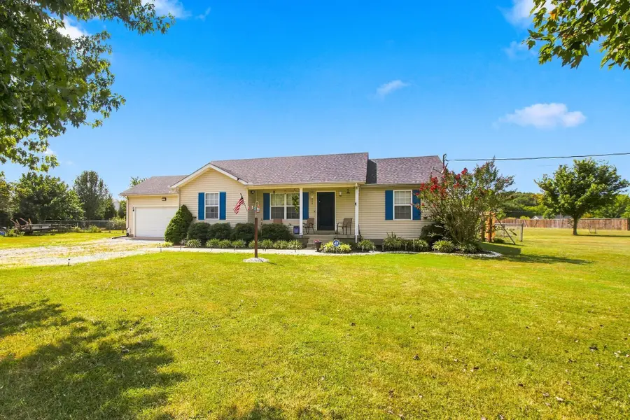 425 Davis Ln, Bell Buckle, TN 37020 - #2