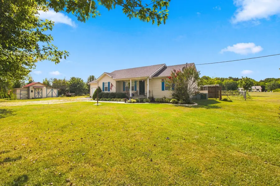425 Davis Ln, Bell Buckle, TN 37020 - #3