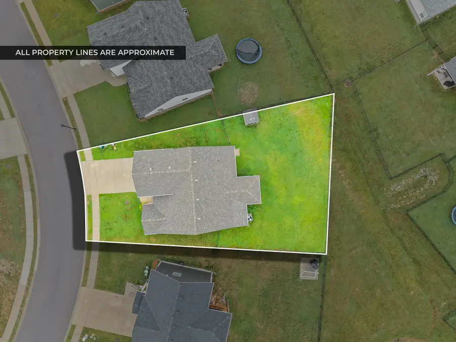 516 Castle Pinckney Ln, Clarksville, TN 37042 - #2