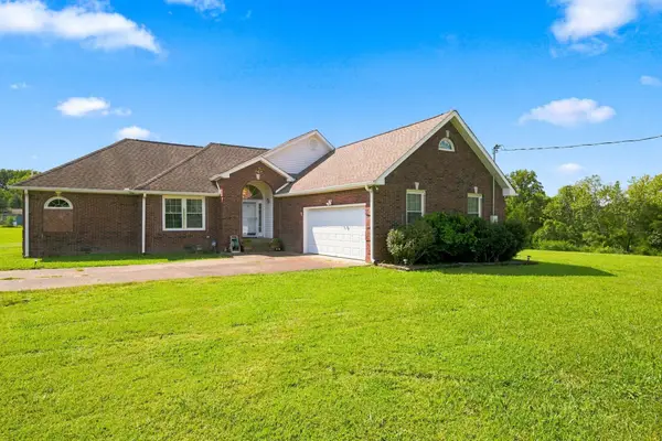 1730 Old County House Rd, White Bluff, TN 37187