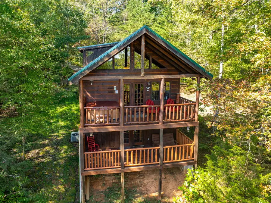 4154 Evans Chapel Rd, Sevierville, TN 37876 - #2