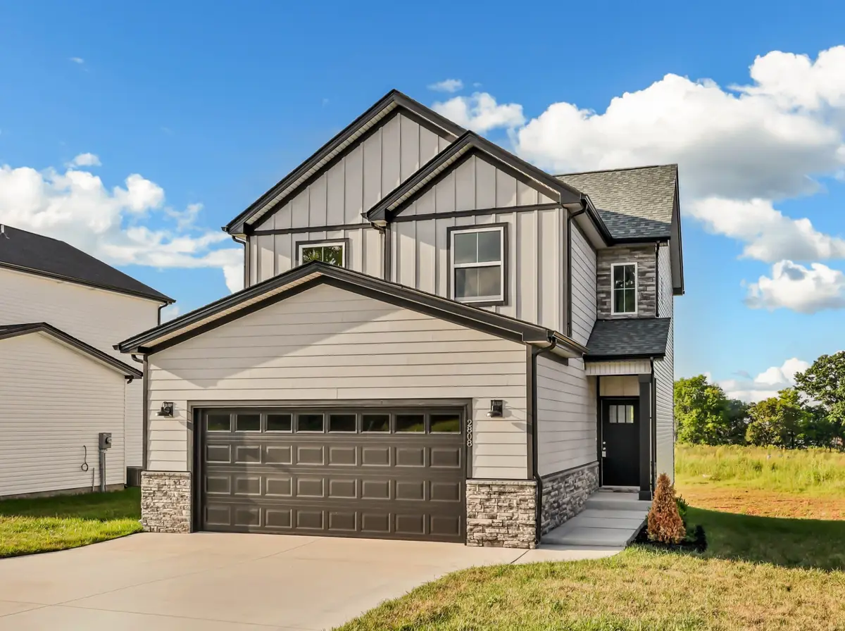 2808 Brewster Dr, Clarksville, TN 37042 - #1