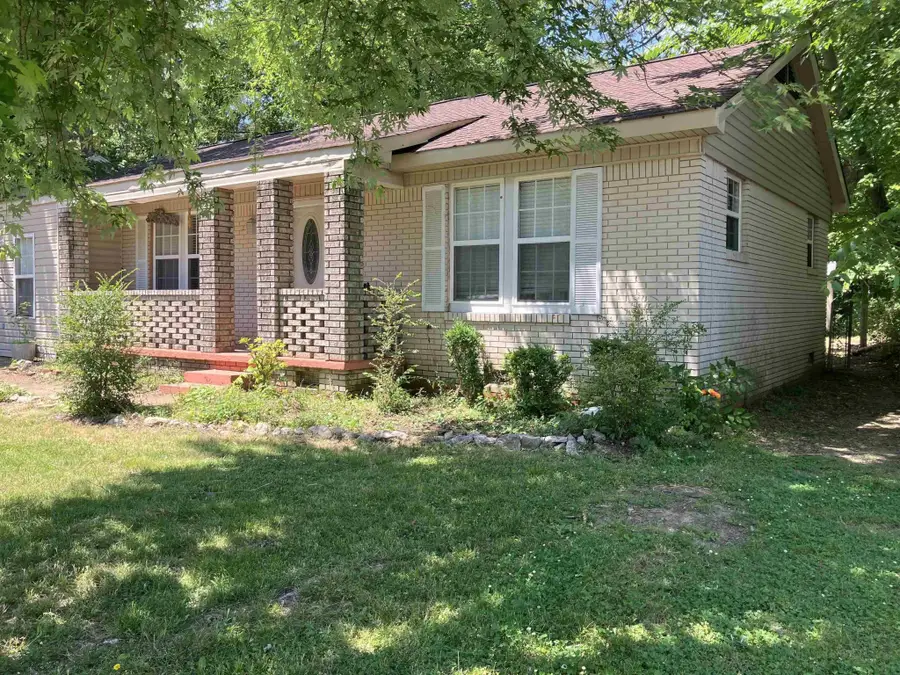 1112 Edgewood Ave, Brownsville, TN 38012 - #3