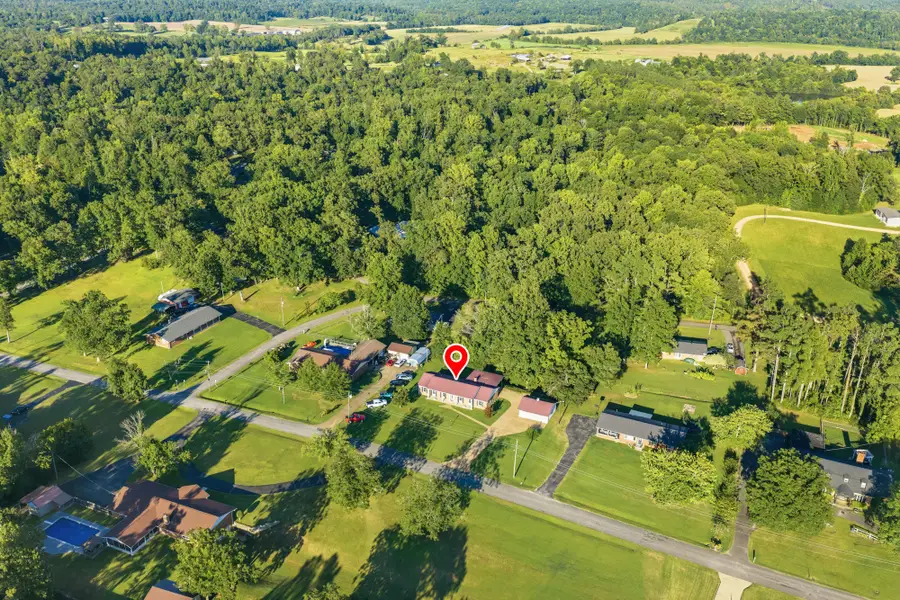 691 E Poplar Dr, Decaturville, TN 38329 - #2
