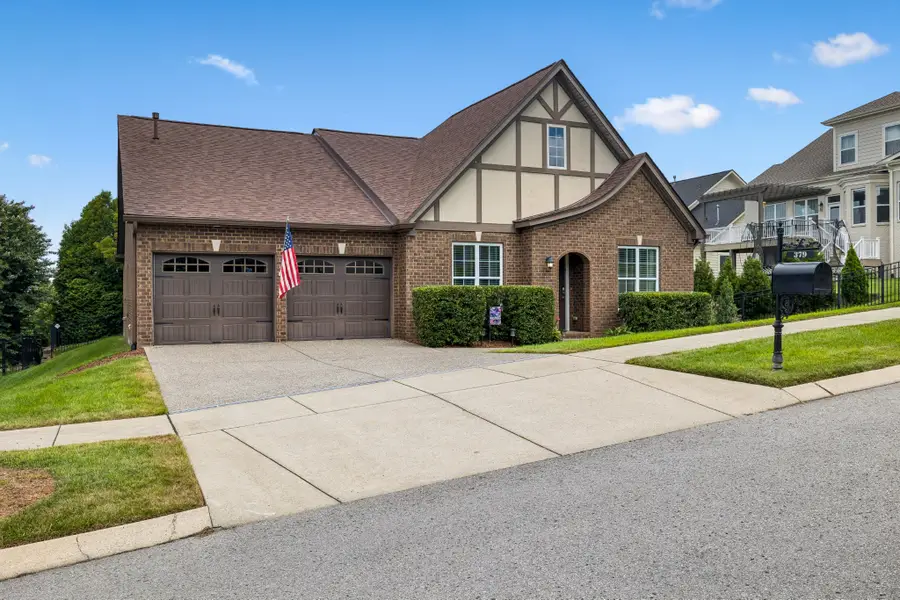 379 Alfred Ladd Rd E, Franklin, TN 37064 - #2
