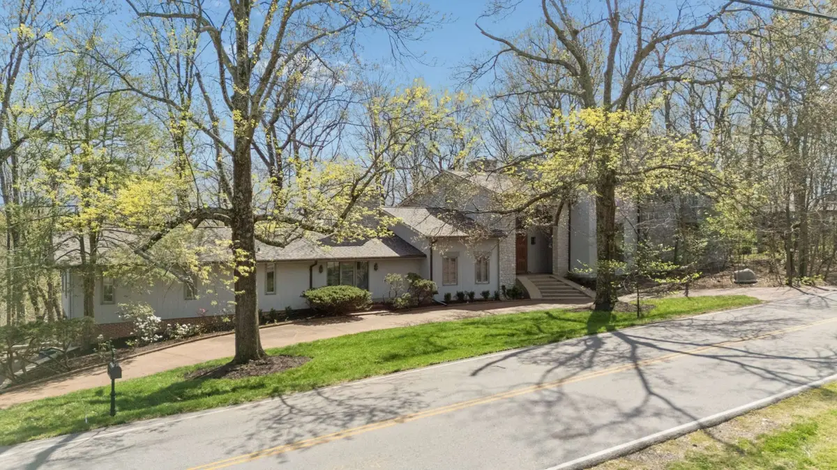 5870 Fredricksburg Dr, Nashville, TN 37215 - #1