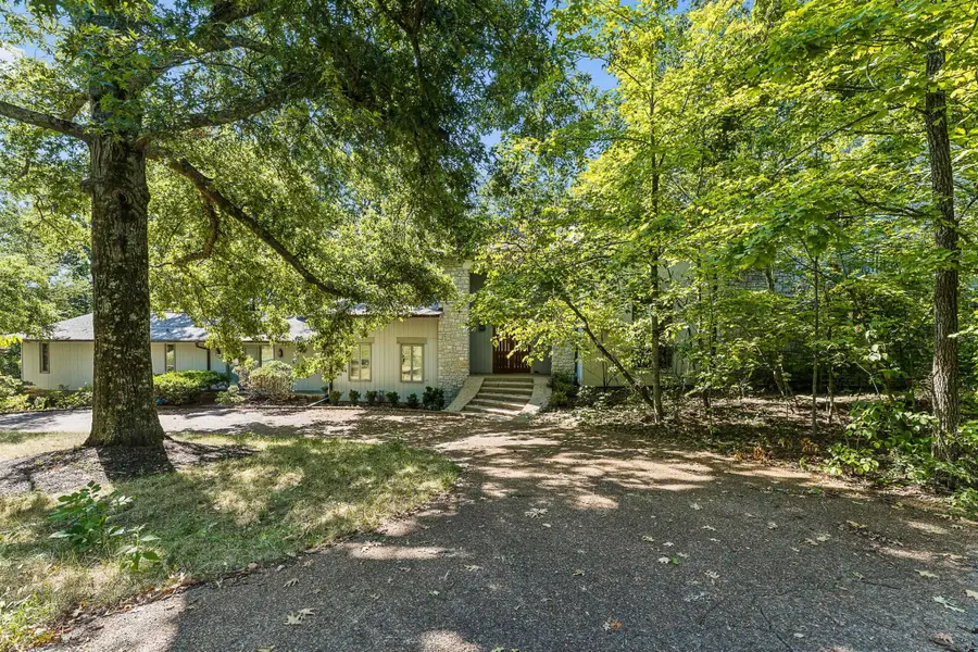 5870 Fredricksburg Dr, Nashville, TN 37215 - #2