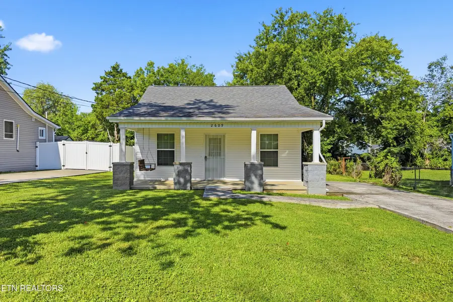 2609 Nw Chillicothe St, Knoxville, TN 37921 - #2