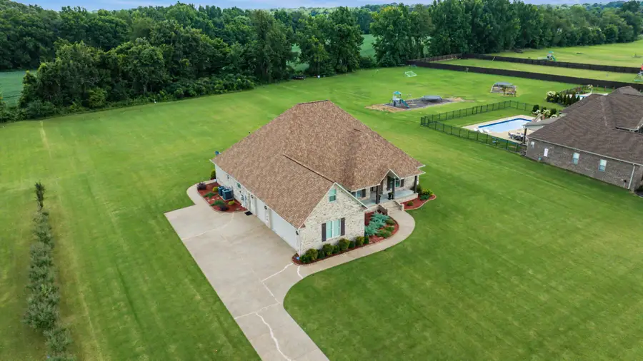 22 Hale Farm Rd, Humboldt, TN 38343 - #2