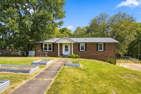 1586 Blackberry Pl, Clarksville, TN 37042