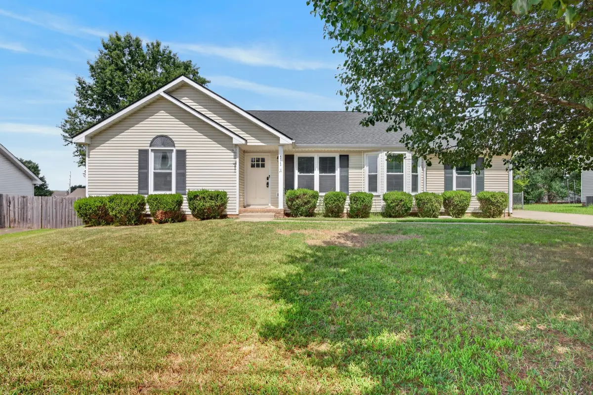 1733 Crestview Dr, Clarksville, TN 37042 - #1