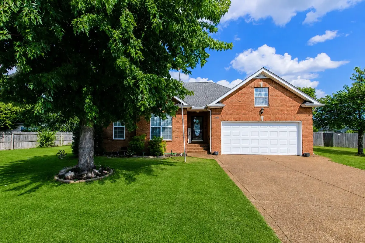449 S Rocky Top St, Gallatin, TN 37066 - #1