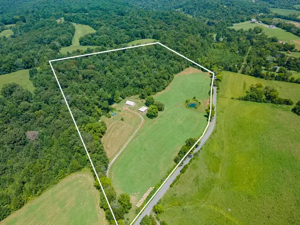 7020 Morgan Creek Rd, Centerville, TN 37033