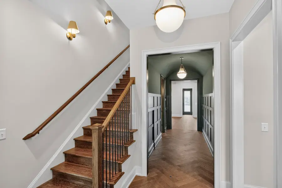 120 39th Ave N, Nashville, TN 37209 - #3