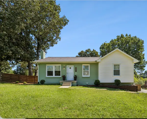401 Bluebird Ln, Dickson, TN 37055