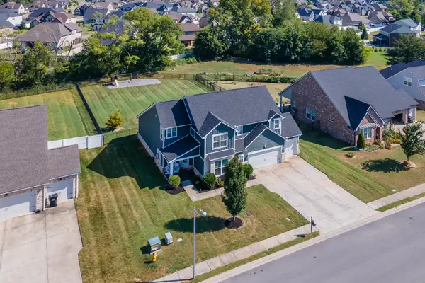 2516 Kingfisher Dr, Murfreesboro, TN 37128