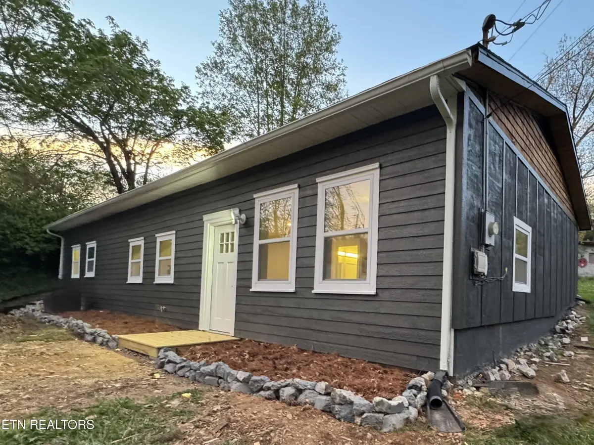 128 Crisp Rd, Lenoir City, TN 37771 - #1