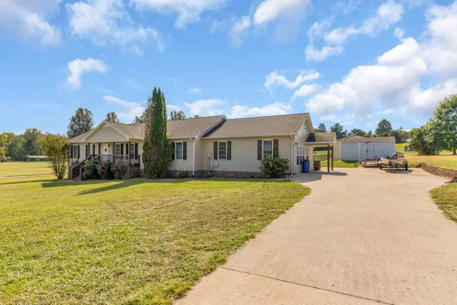 205 Jackson St, Cowan, TN 37318 - #2