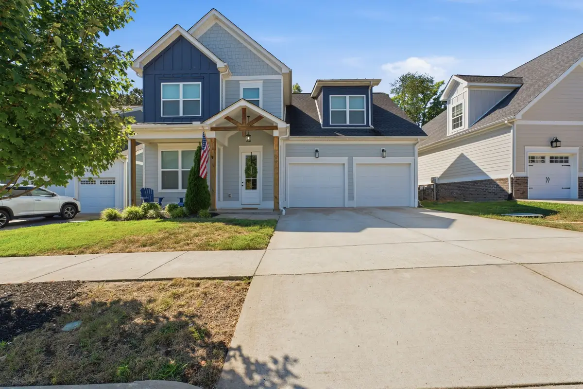 186 Daniel St, Pleasant View, TN 37146 - #1