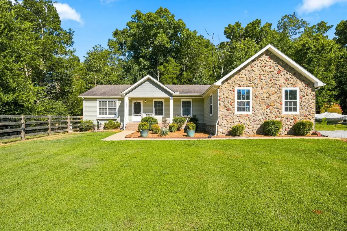 4805 Lunns Store Rd, Chapel Hill, TN 37034 - #1