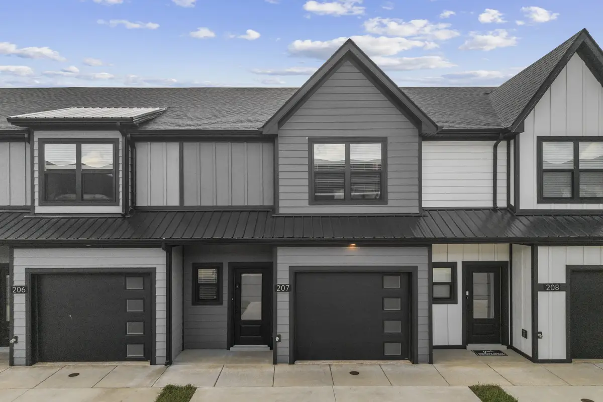 207 Jonathan Wade Cir, Clarksville, TN 37043 - #1