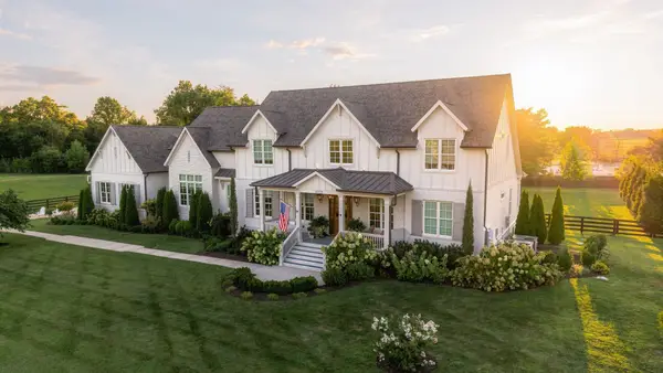 1727 Swansons Ridge Dr, Franklin, TN 37064