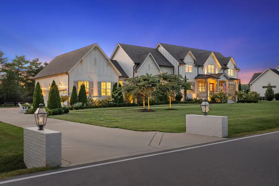 1727 Swansons Ridge Dr, Franklin, TN 37064 - #2
