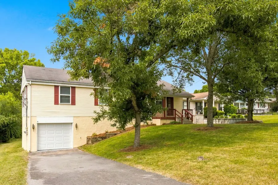 2825 Airwood Dr, Nashville, TN 37214 - #3