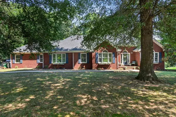 145 E Laurel Ave, McMinnville, TN 37110