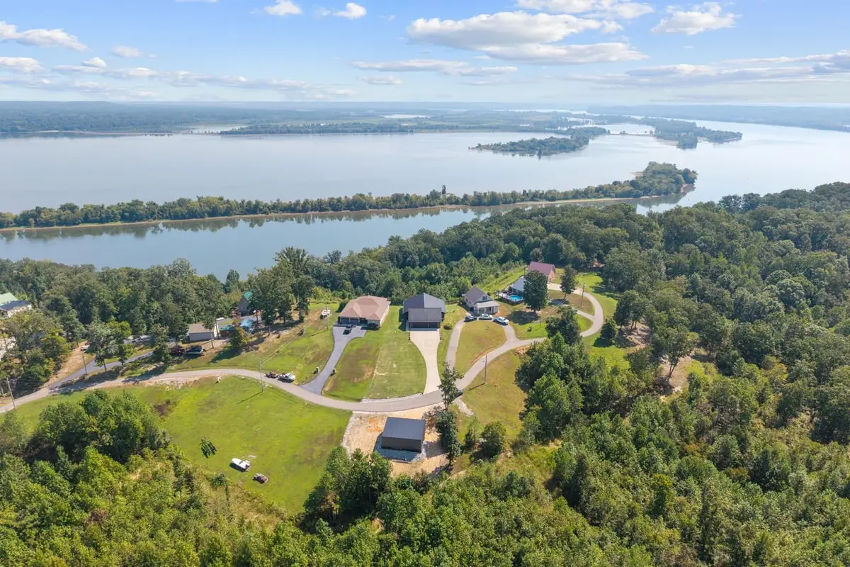 250 Rockport Lndg, Holladay, TN 38341 - #1