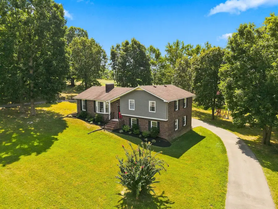 1214 Rainbow Cir, Westmoreland, TN 37186 - #2